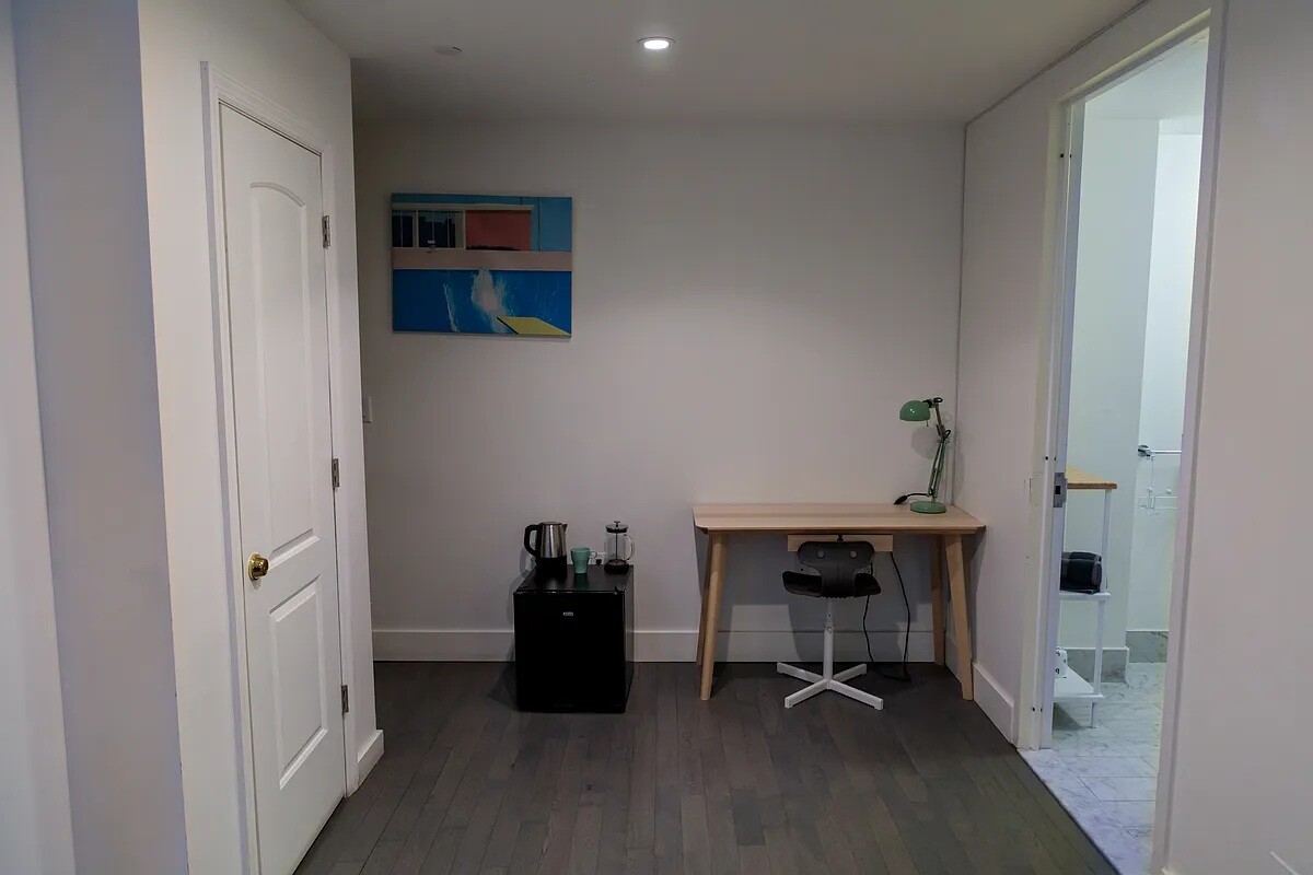 New York City, New York 10019, United States, ,1 BathroomBathrooms,Residential,Active,235247