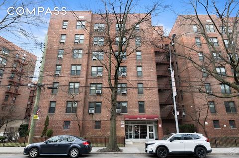 Photo of 33-24 Junction Boulevard #1R, Queens, NY 11372 (MLS # RLS20079858)
