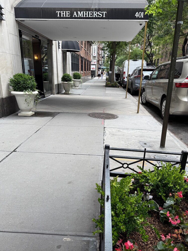 New York City, New York 10021, United States, 2 Bedrooms Bedrooms, ,2 BathroomsBathrooms,Residential,Active,209728