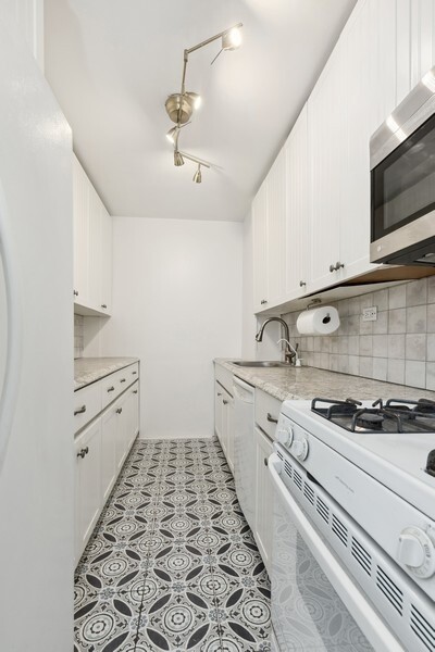 New York City, New York 10021, United States, 2 Bedrooms Bedrooms, ,2 BathroomsBathrooms,Residential,Active,209728