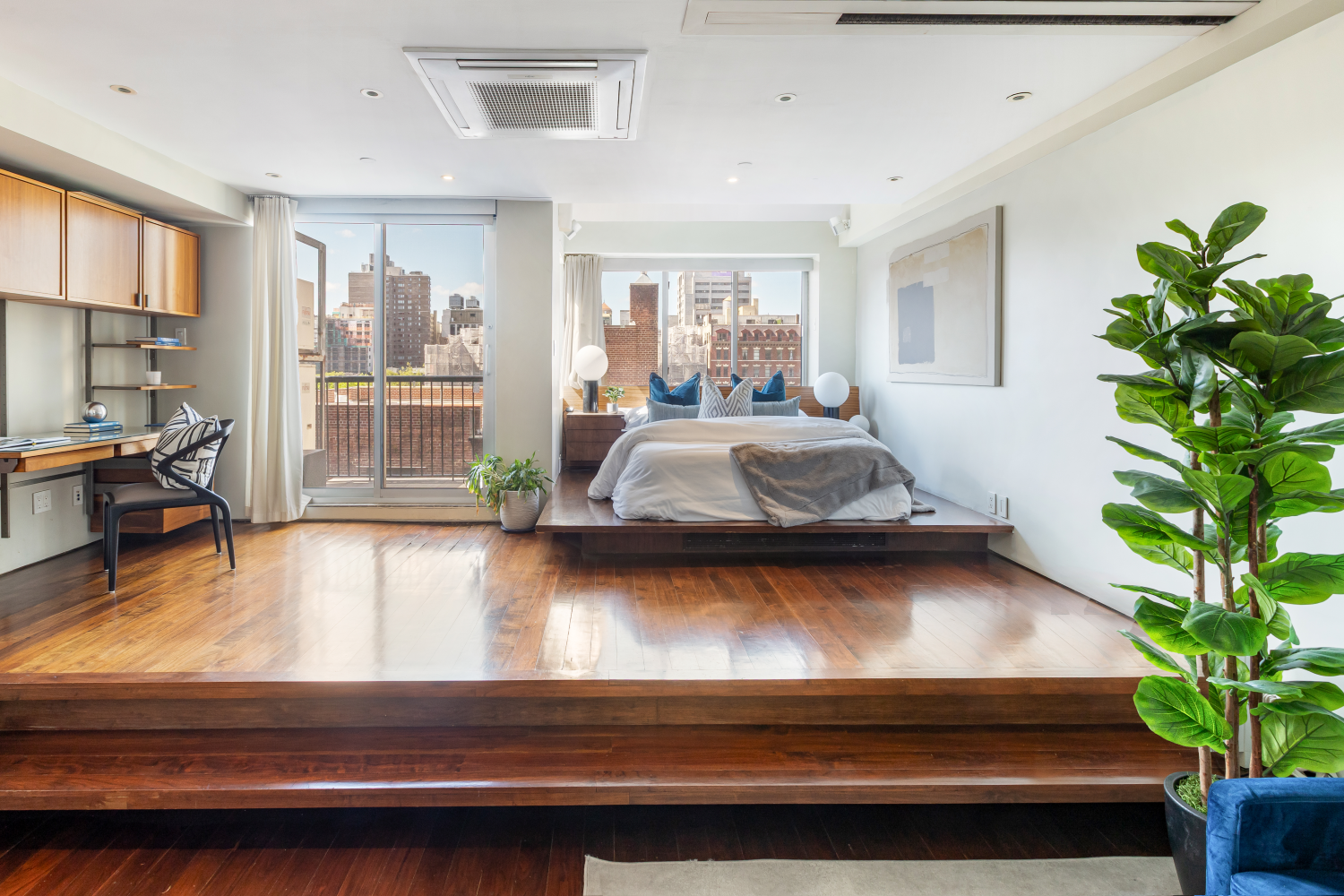 New York City, New York 10010, United States, 2 Bedrooms Bedrooms, ,3 BathroomsBathrooms,Residential,Active,130124