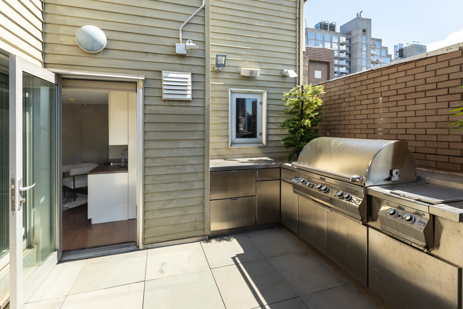 New York City, New York 10010, United States, 2 Bedrooms Bedrooms, ,3 BathroomsBathrooms,Residential,Active,130124