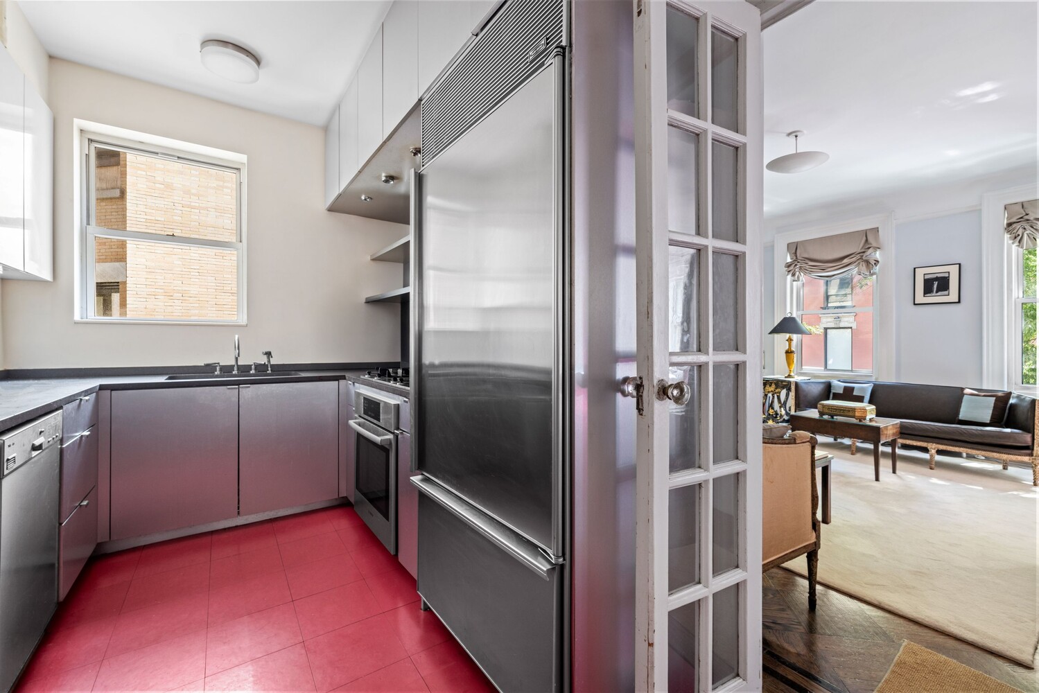 New York City, New York 10128, United States, 3 Bedrooms Bedrooms, ,2 BathroomsBathrooms,Residential,Active,210543