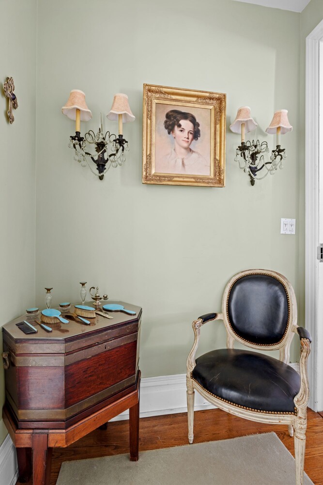 New York City, New York 10128, United States, 3 Bedrooms Bedrooms, ,2 BathroomsBathrooms,Residential,Active,210543