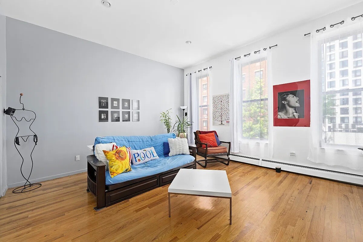New York City, New York 10027, United States, 4 Bedrooms Bedrooms, ,5 BathroomsBathrooms,Residential,Active,245266
