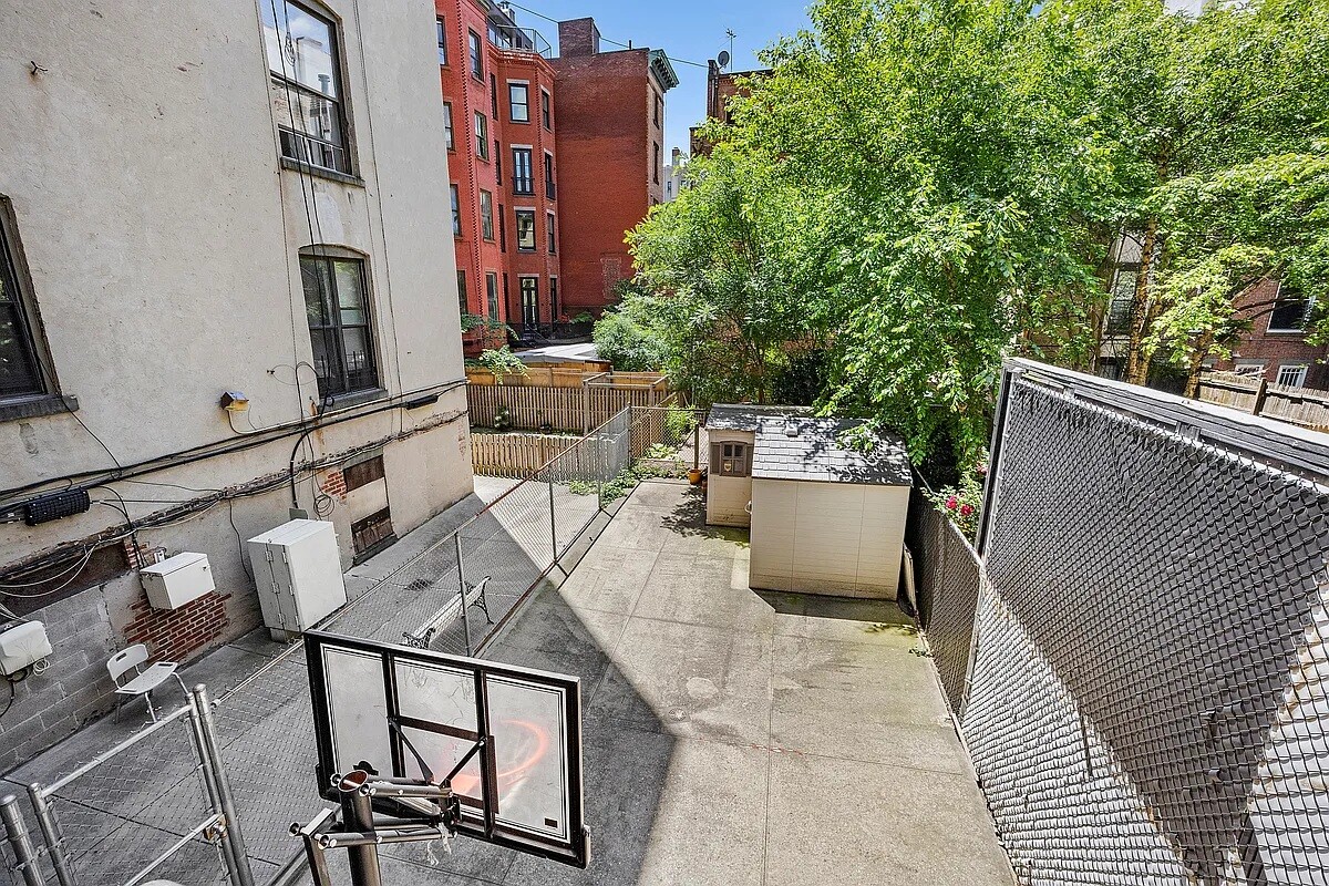 New York City, New York 10027, United States, 4 Bedrooms Bedrooms, ,5 BathroomsBathrooms,Residential,Active,245266