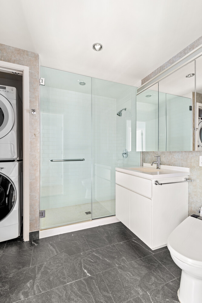 New York City, New York 10019, United States, 5 Bedrooms Bedrooms, ,4 BathroomsBathrooms,Residential,Active,244919