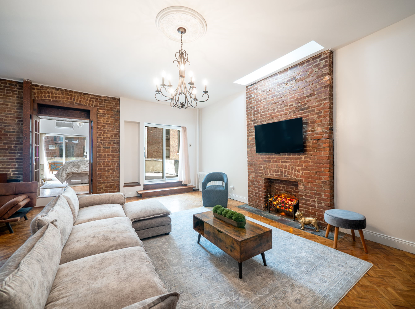 New York City, New York 10024, United States, 1 Bedroom Bedrooms, ,1 BathroomBathrooms,Residential,Active,79028