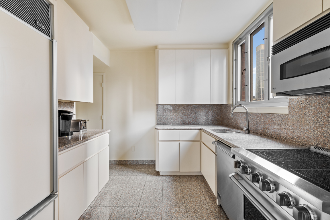 New York City, New York 10065, United States, 2 Bedrooms Bedrooms, ,3 BathroomsBathrooms,Residential,Active,79002