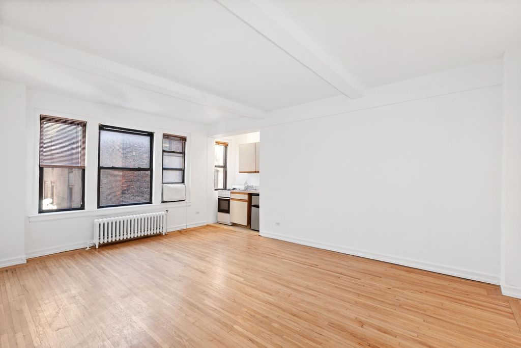 listing image 0