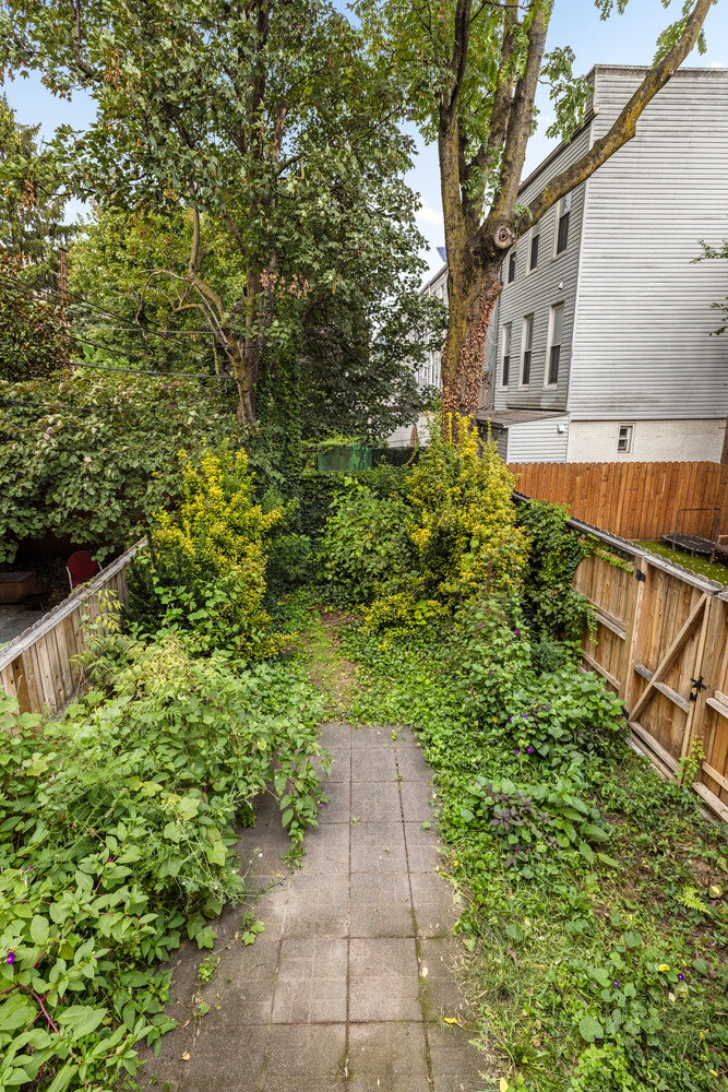 New York City, New York 11215, United States, 3 Bedrooms Bedrooms, ,3 BathroomsBathrooms,Residential,Active,211046