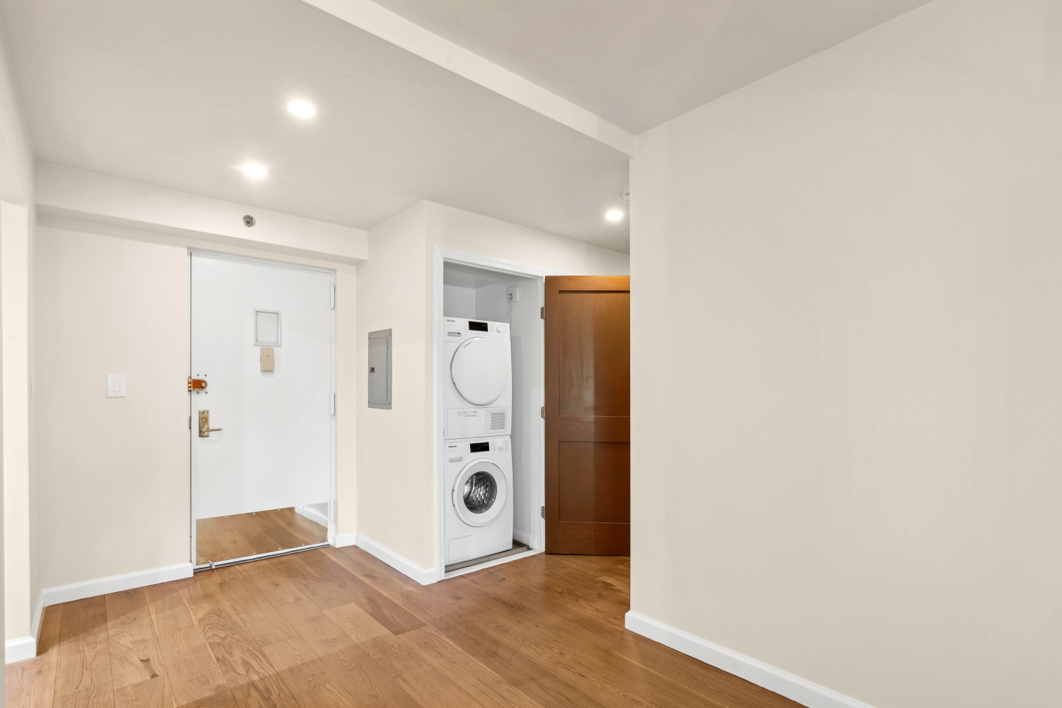 New York City, New York 10027, United States, 2 Bedrooms Bedrooms, ,2 BathroomsBathrooms,Residential,Active,83058