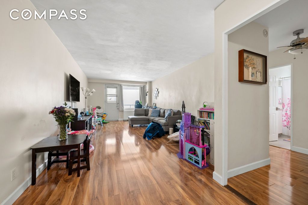 listing image 0