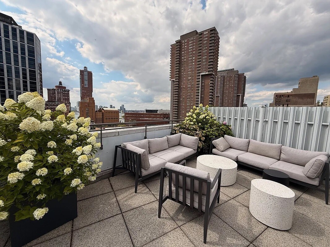 New York City, New York 10007, United States, ,1 BathroomBathrooms,Residential,Active,180564