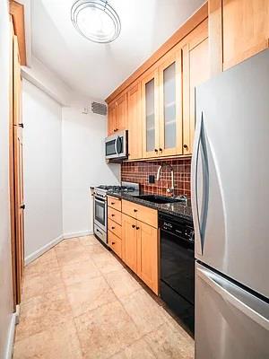 New York City, New York 11238, United States, 1 Bedroom Bedrooms, ,1 BathroomBathrooms,Residential,Active,115483