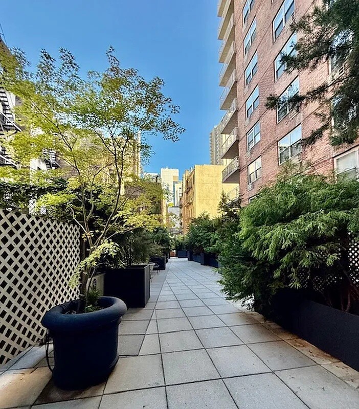 New York City, New York 10021, United States, ,1 BathroomBathrooms,Residential,Active,230847