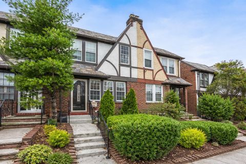 Photo of 67-100 Dartmouth Street, Queens, NY 11375 (MLS # RLS20080392)