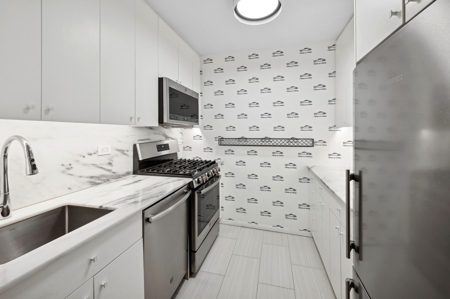 New York City, New York 10021, United States, 2 Bedrooms Bedrooms, ,1 BathroomBathrooms,Residential,Active,79024