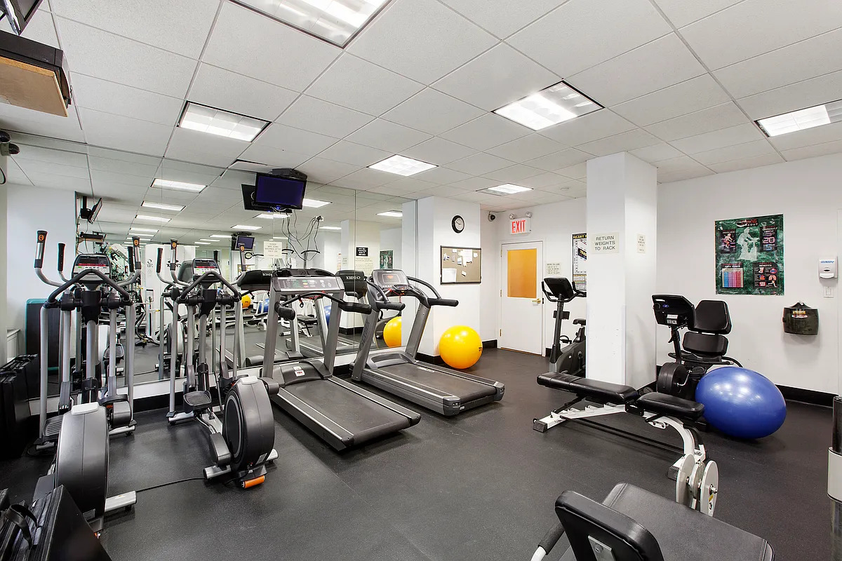 New York City, New York 10021, United States, 2 Bedrooms Bedrooms, ,1 BathroomBathrooms,Residential,Active,79024