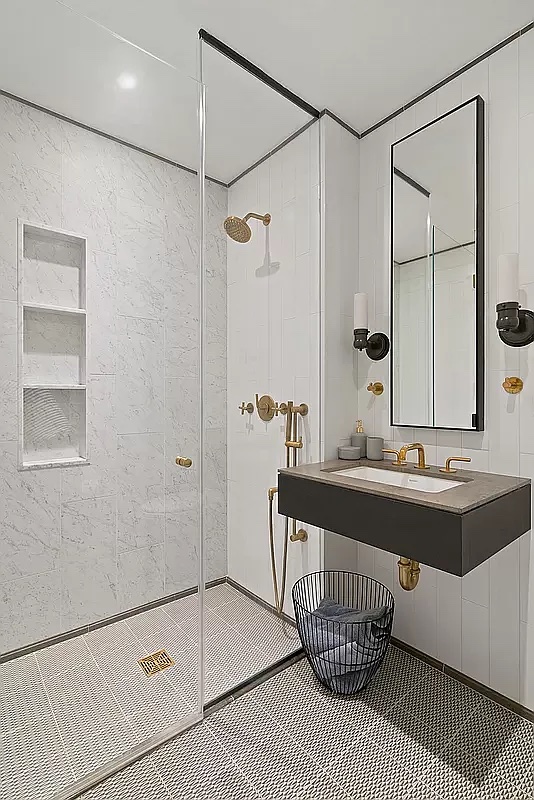 New York City, New York 10002, United States, 2 Bedrooms Bedrooms, ,2 BathroomsBathrooms,Residential,Active,152925