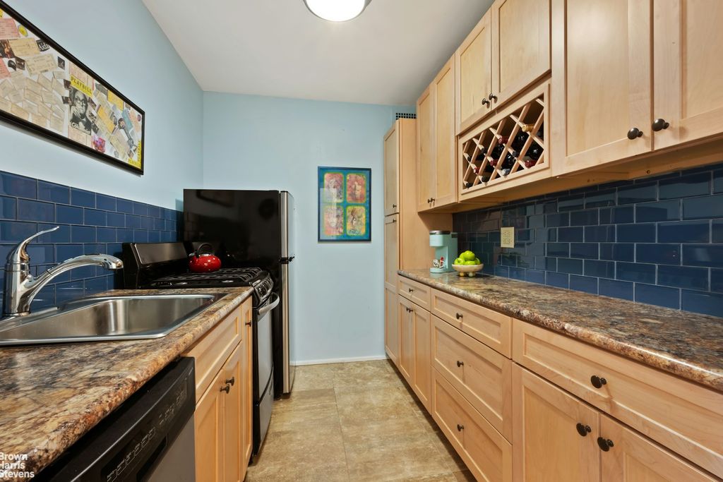 listing image 0