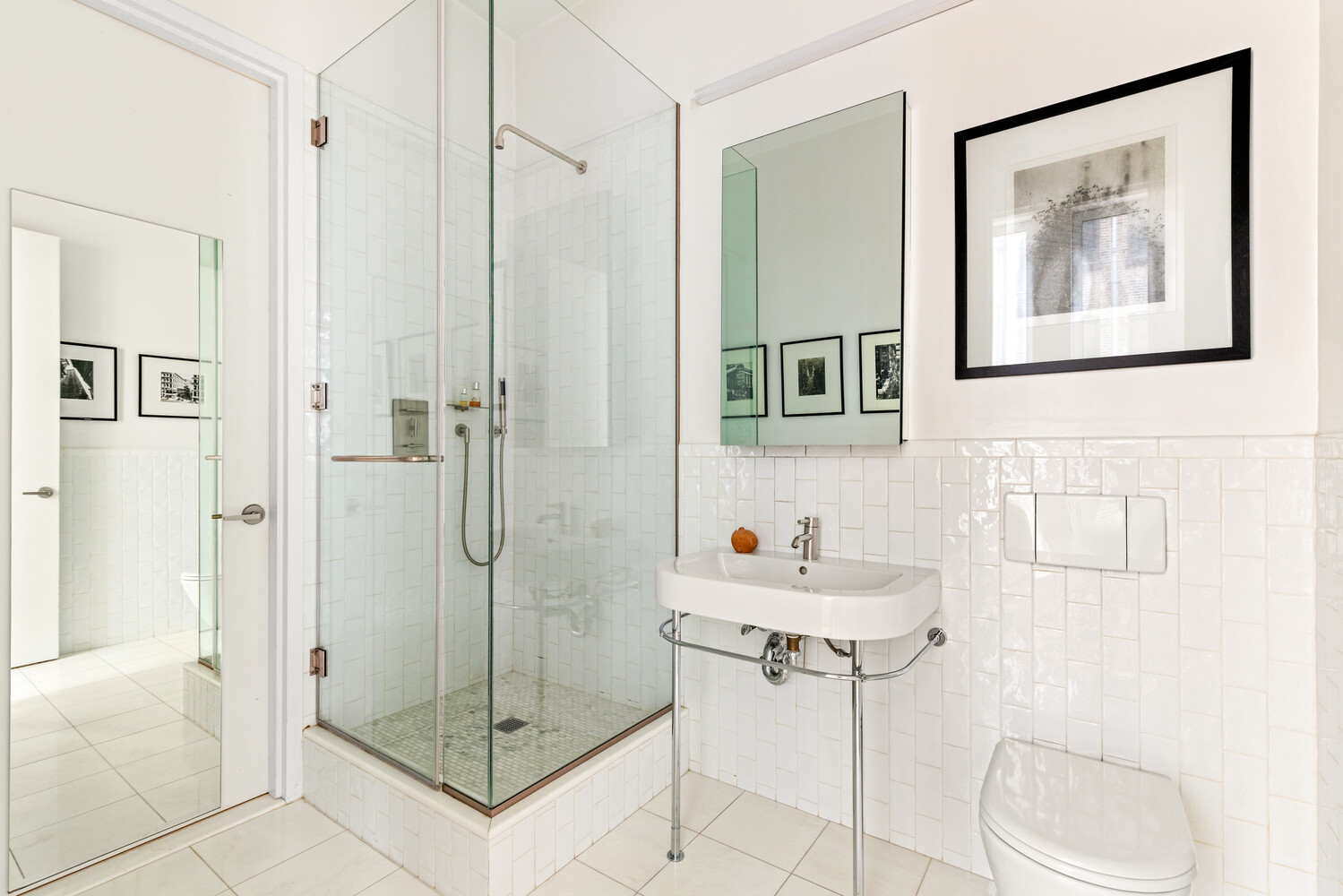 New York City, New York 10003, United States, 2 Bedrooms Bedrooms, ,2 BathroomsBathrooms,Residential,Active,249890