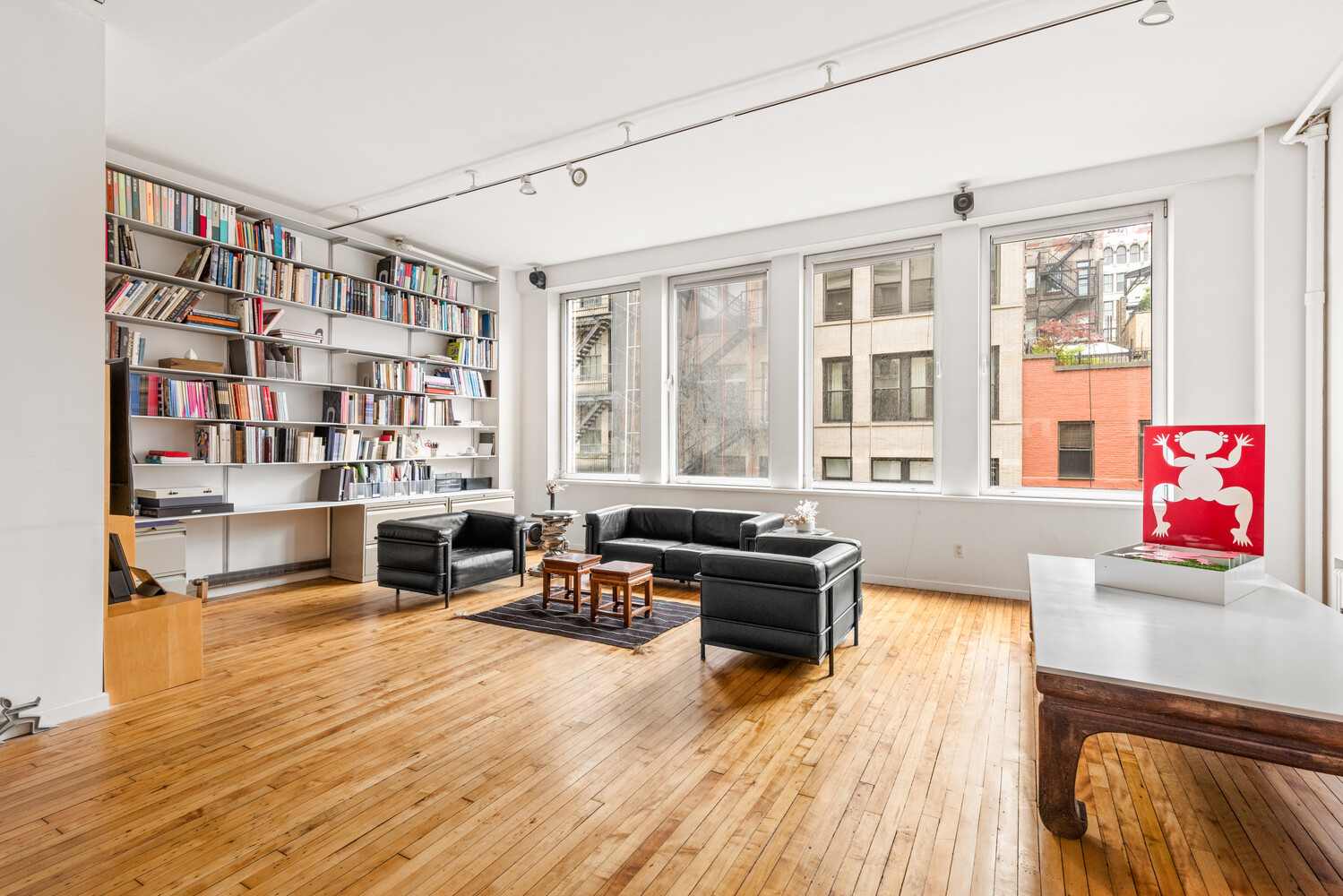 New York City, New York 10003, United States, 2 Bedrooms Bedrooms, ,2 BathroomsBathrooms,Residential,Active,249890