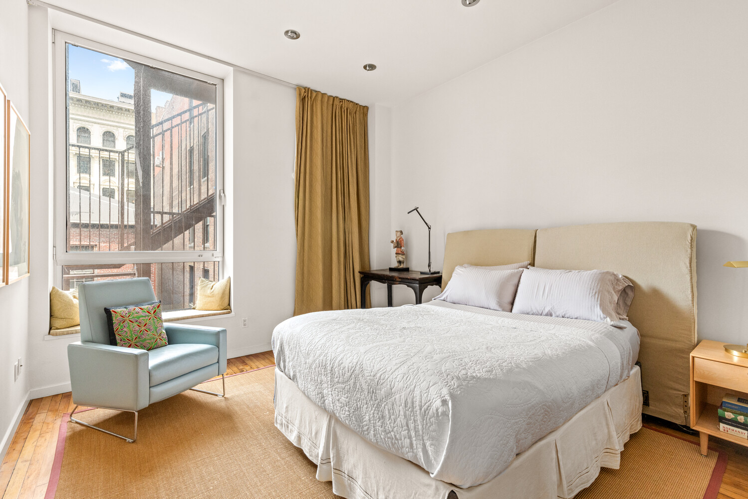 New York City, New York 10003, United States, 2 Bedrooms Bedrooms, ,2 BathroomsBathrooms,Residential,Active,249890