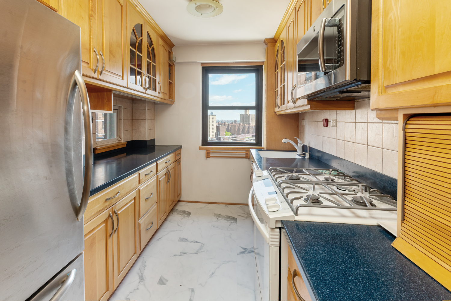 New York City, New York 10002, United States, 2 Bedrooms Bedrooms, ,2 BathroomsBathrooms,Residential,Pending,128609