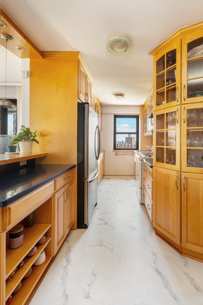 New York City, New York 10002, United States, 2 Bedrooms Bedrooms, ,2 BathroomsBathrooms,Residential,Pending,128609