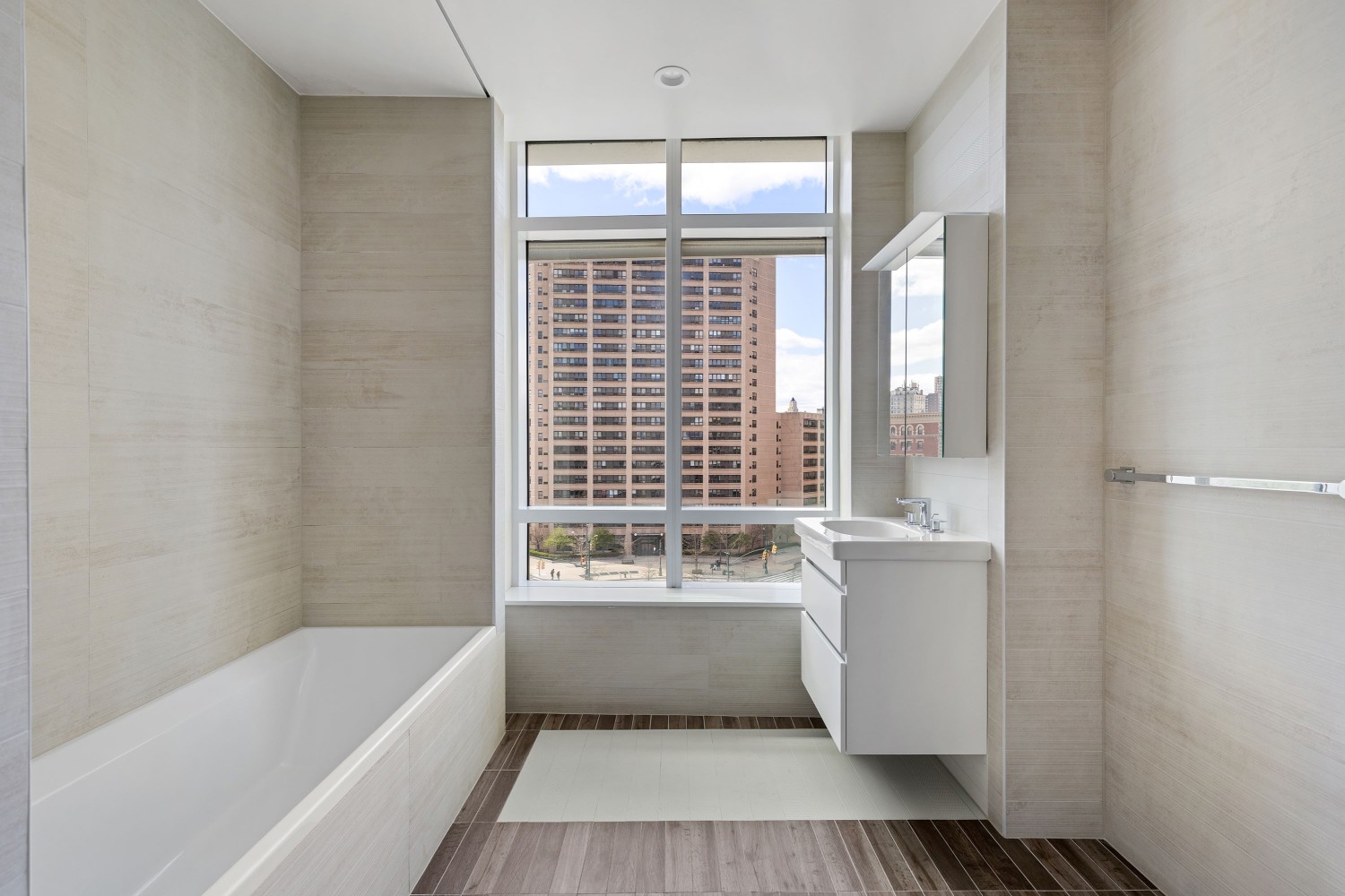 New York City, New York 10026, United States, 4 Bedrooms Bedrooms, ,4 BathroomsBathrooms,Residential,Active,111240