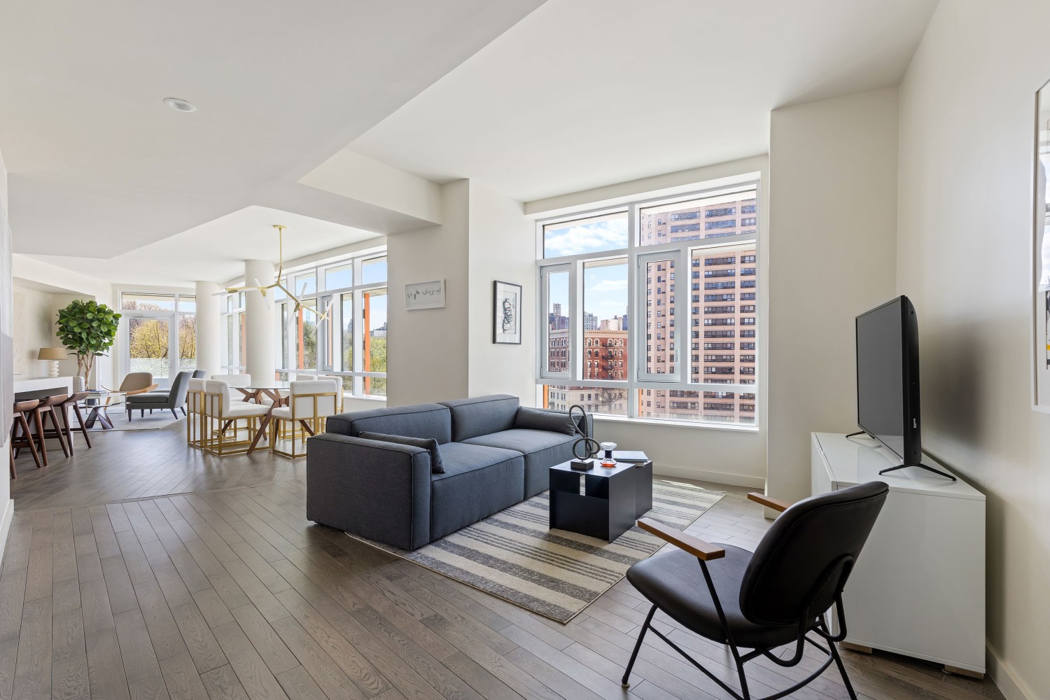 New York City, New York 10026, United States, 4 Bedrooms Bedrooms, ,4 BathroomsBathrooms,Residential,Active,111240