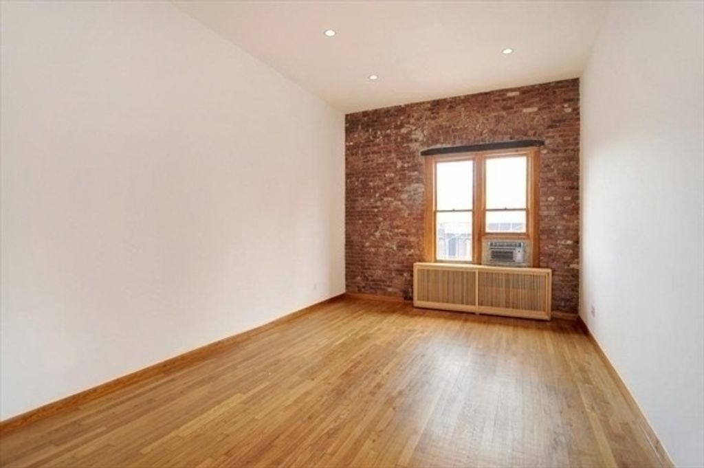listing image 0