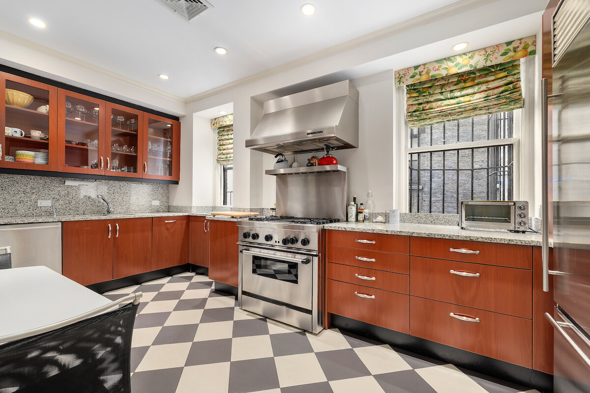 New York City, New York 10065, United States, 3 Bedrooms Bedrooms, ,3 BathroomsBathrooms,Residential,Active,227762