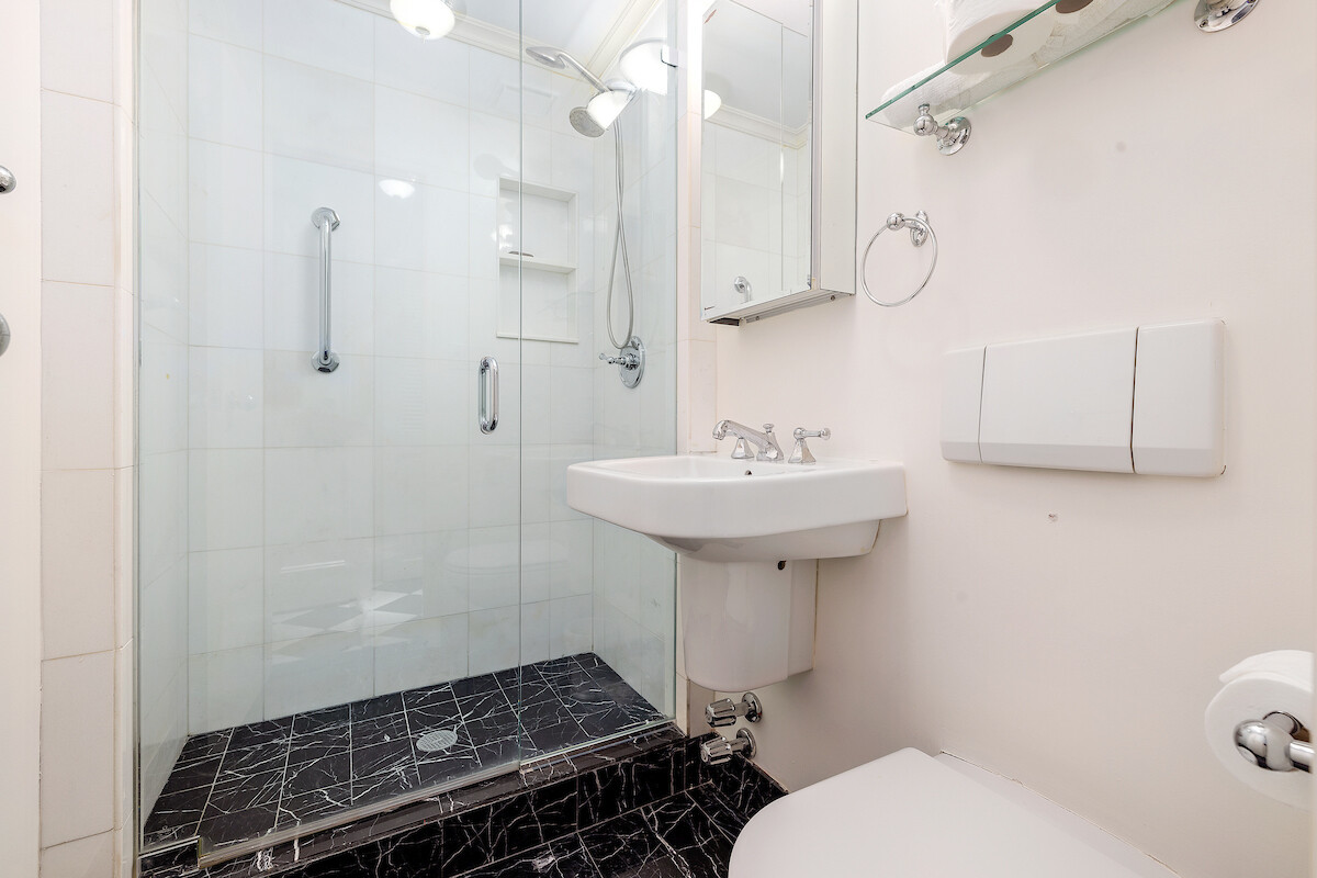 New York City, New York 10065, United States, 3 Bedrooms Bedrooms, ,3 BathroomsBathrooms,Residential,Active,227762