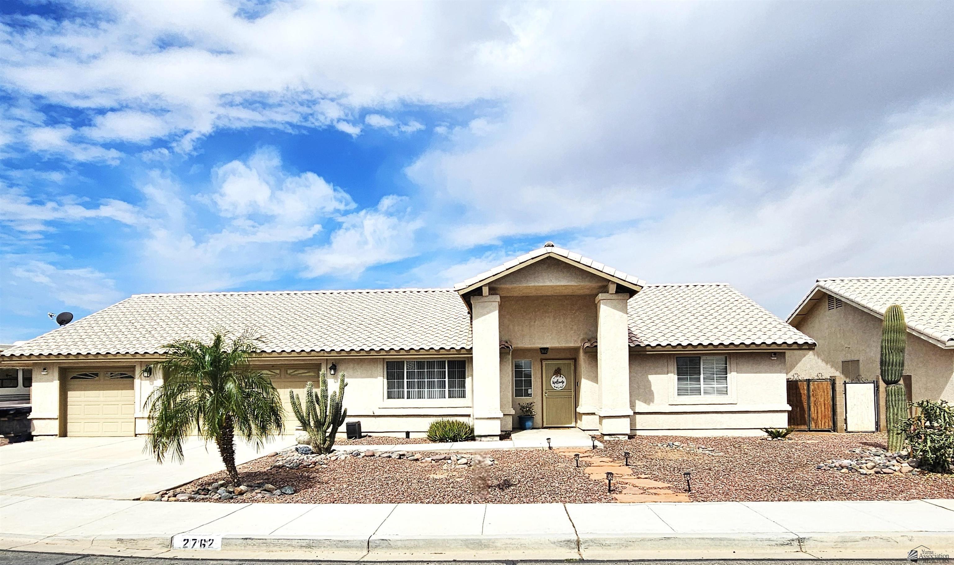 Photo 1 of 40 — 2762 S 36 Dr, Yuma, AZ 85364