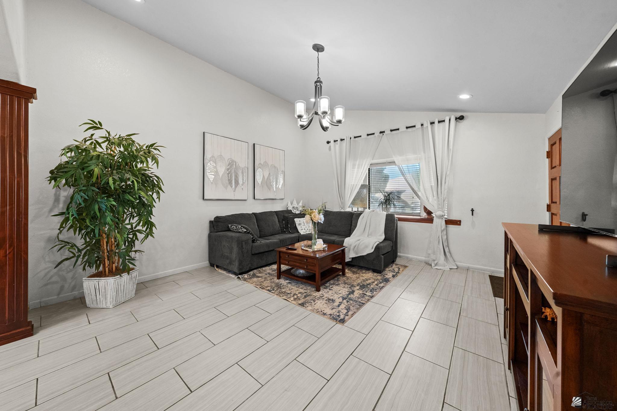 529 E 26 St - Photo 3