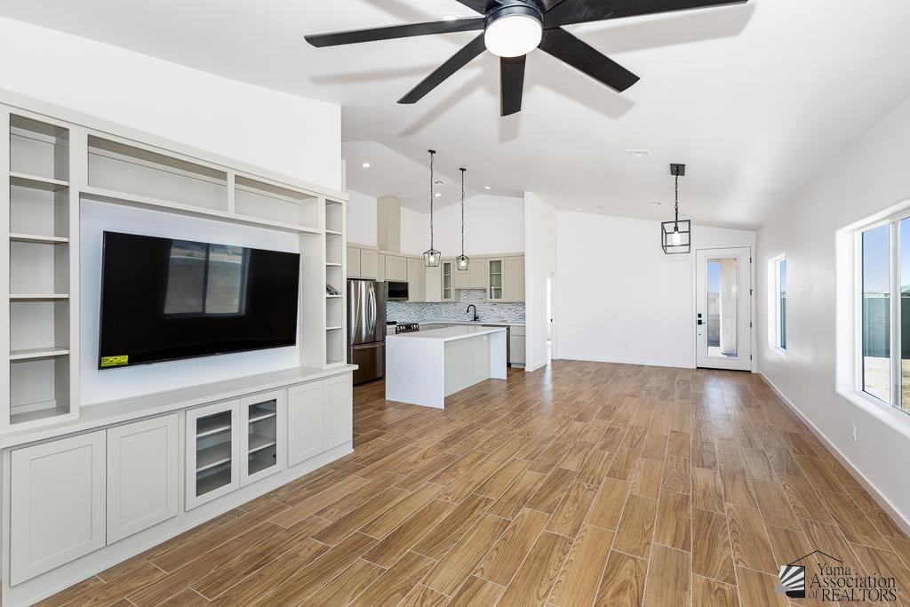 10837 E 45 St