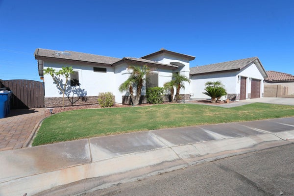 11284 S SALLY DR, YUMA, AZ 85367 - Image 43efc1ec289340fab045c07fd6b19e7e/384465494