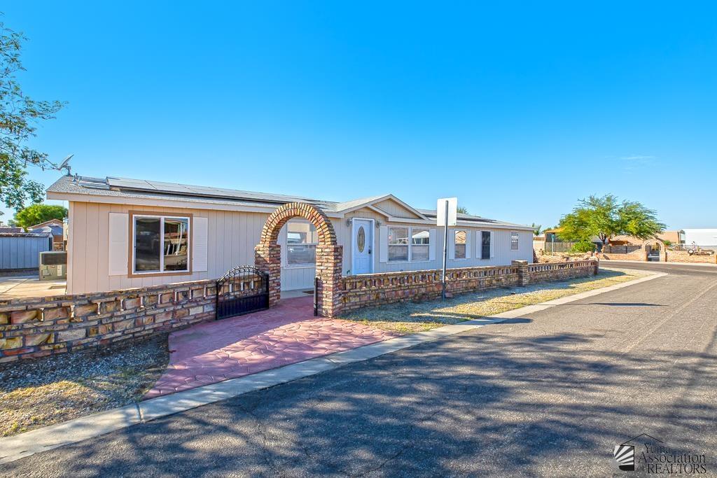 13675 E 44 St