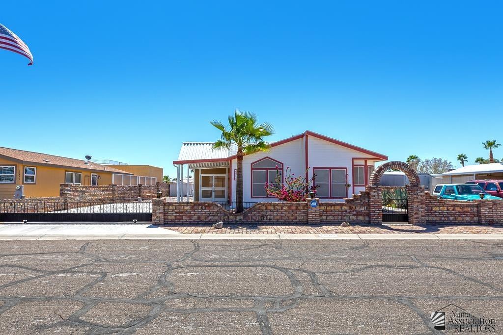 13765 E 48 Dr