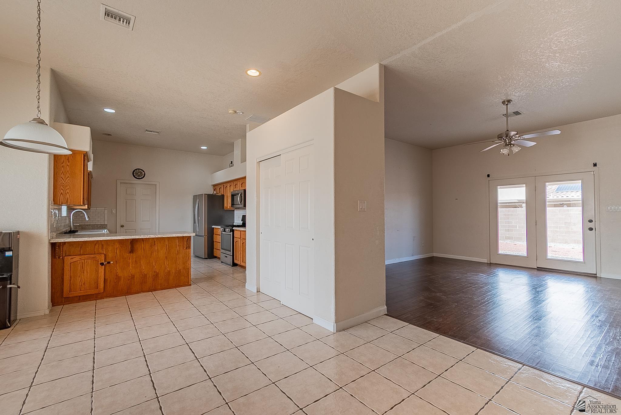 10556 E 38 St - Photo 3