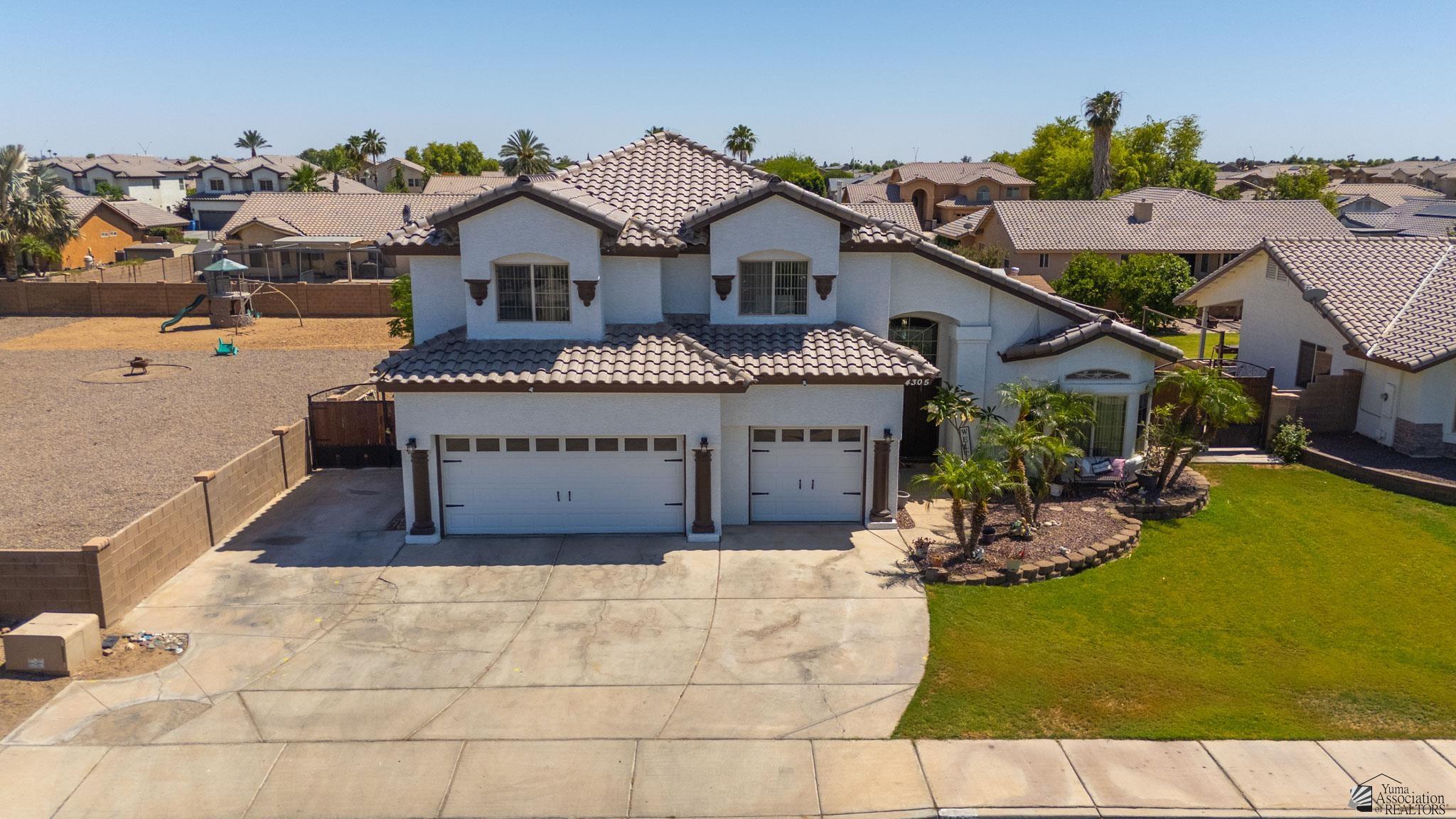 Photo 1 of 40 — 4305 W 22 Ln, Yuma, AZ 85364