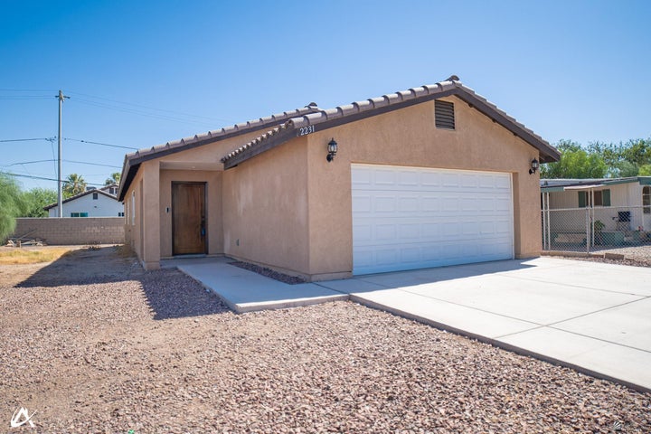 Photo 1 of 29 — 2231 E 14 St, Yuma, AZ 85365
