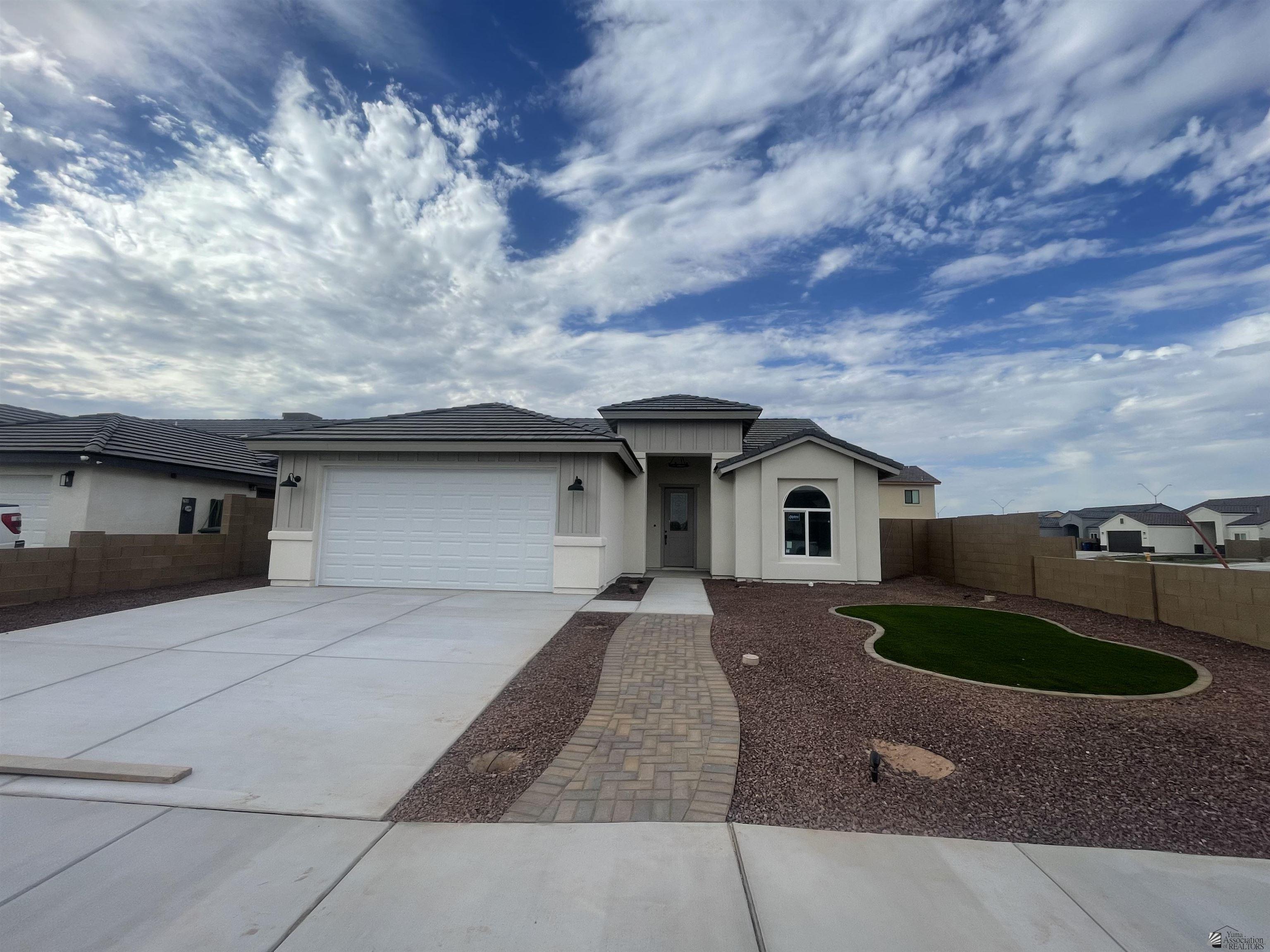 Photo 1 of 17 — 7970 E 35 St, Yuma, AZ 85365