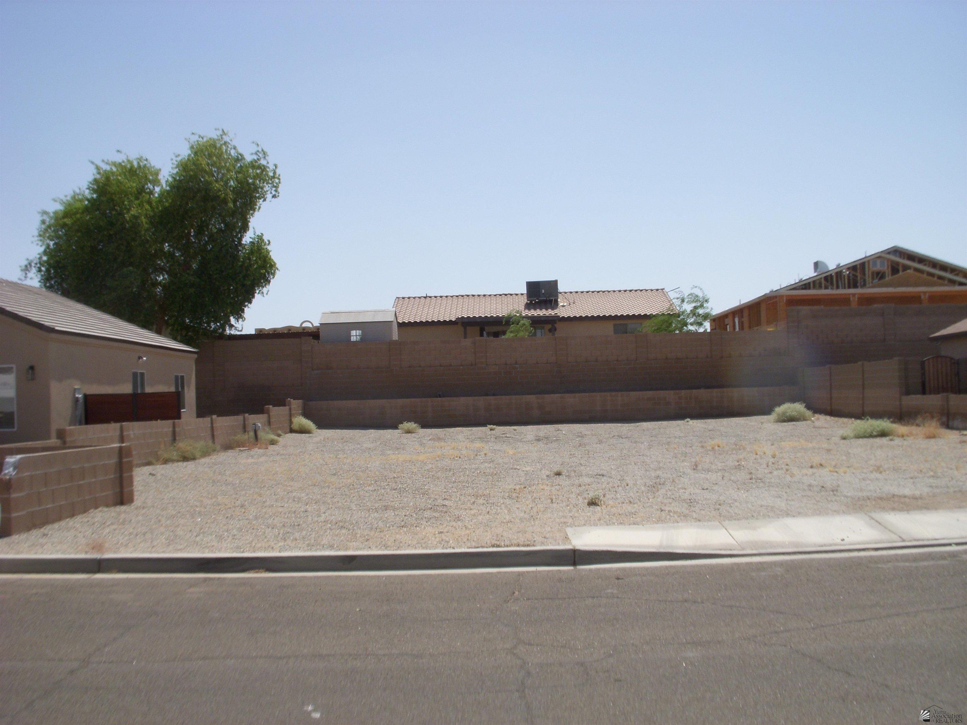 Photo 1 of 8 — 10207 S Monsoon Ave, Yuma, AZ 85365