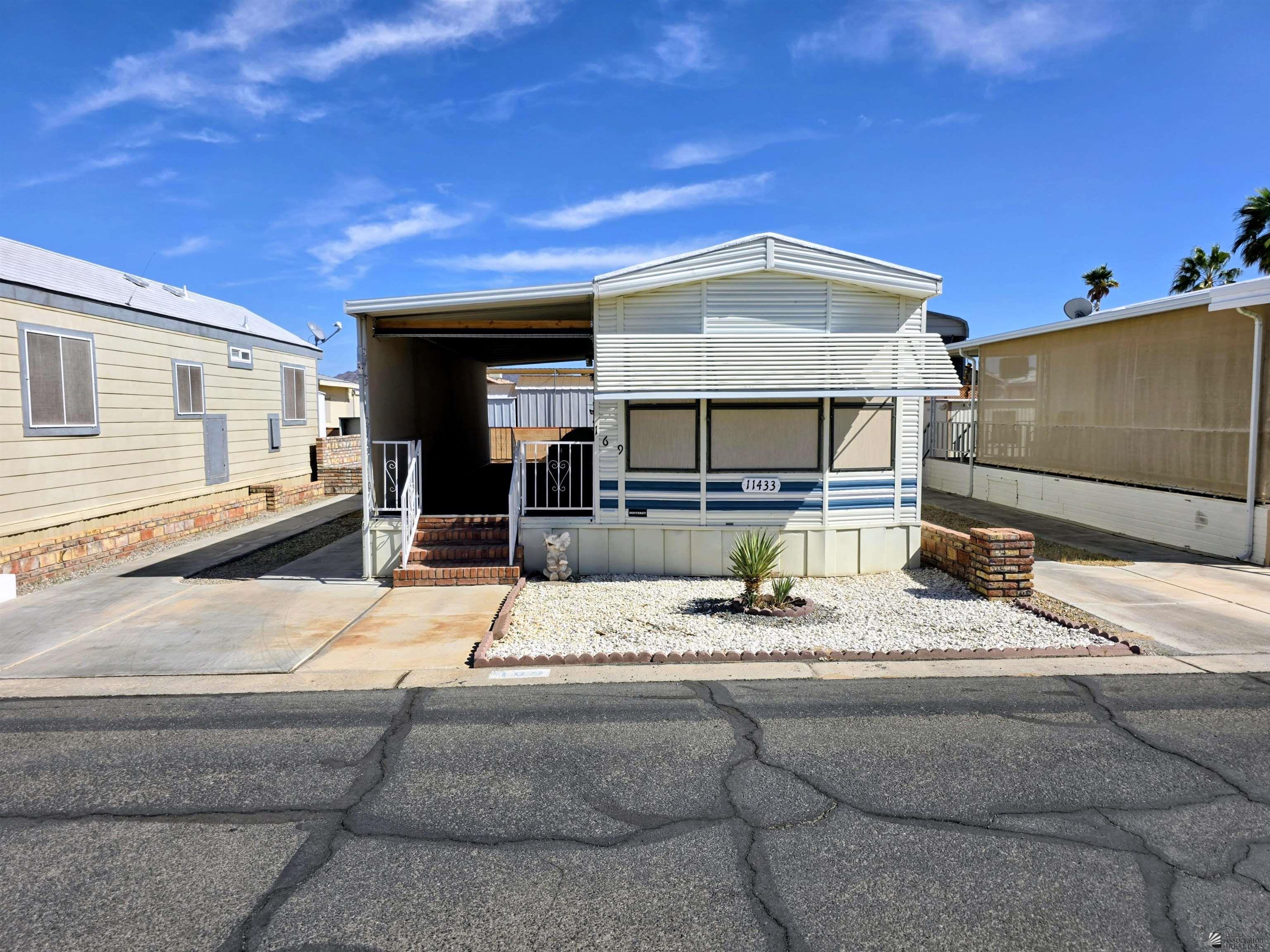 Photo 1 of 17 — 11433 S Maria Rosa Dr, Yuma, AZ 85367
