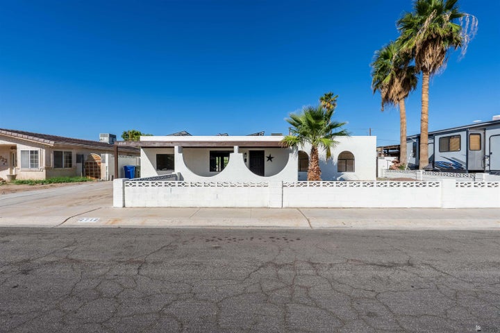Photo 1 of 40 — 2712 S Mary Ave, Yuma, AZ 85365