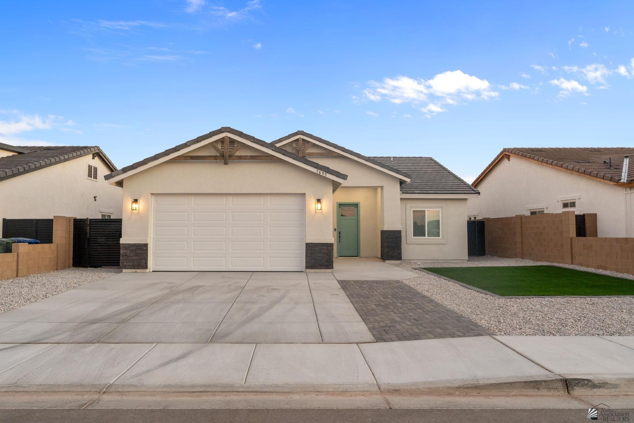 Photo 1 of 23 — 10634 E 45 St, Yuma, AZ 85367