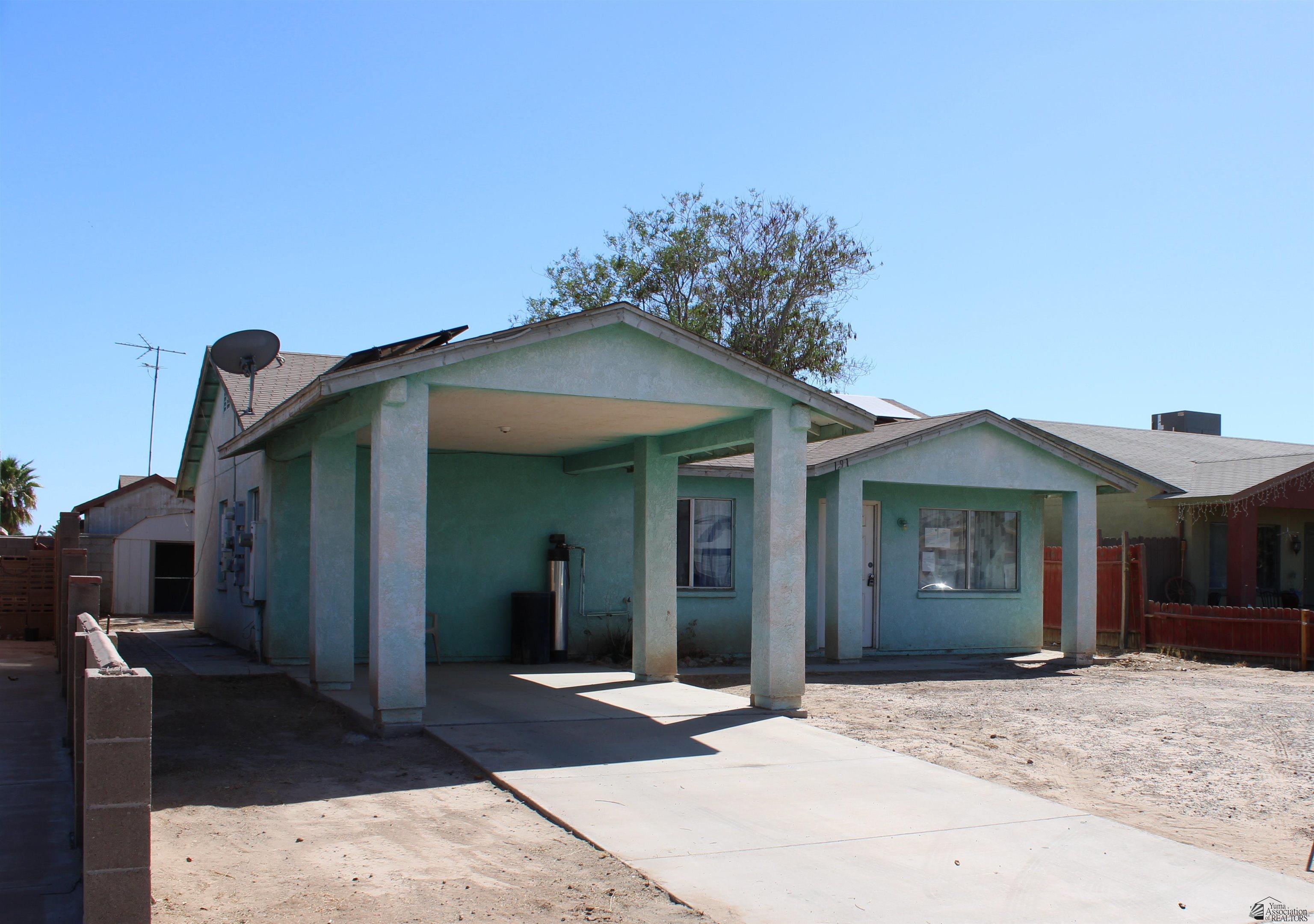191 E Zapata St
